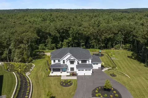 5 Sagamore Pl, Lynnfield, MA 01940
