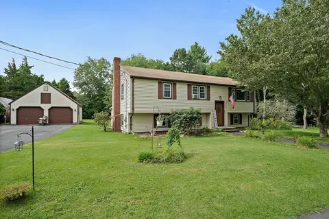 65 West St, Plympton, MA 02367