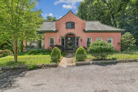 8 Joyce Ter, Andover, MA 01810 photo 3