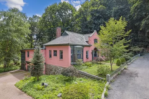 8 Joyce Ter, Andover, MA 01810 photo 2