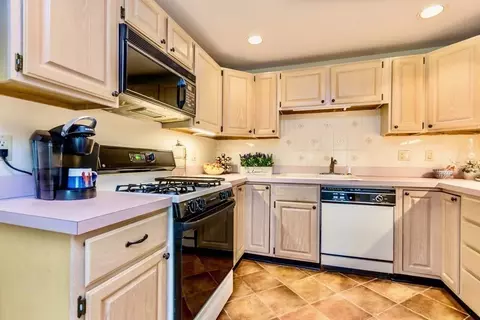 1 Hampton Ct #1, Mashpee, MA 02649 photo 12