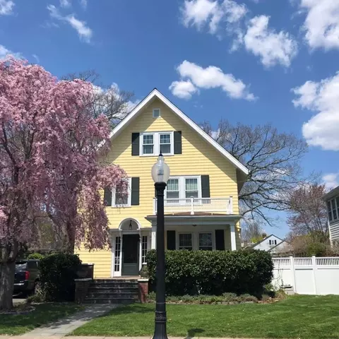 195 Bedford St, New Bedford, MA 02740