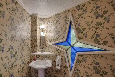97 Pleasant St, Reading, MA 01867 photo 11