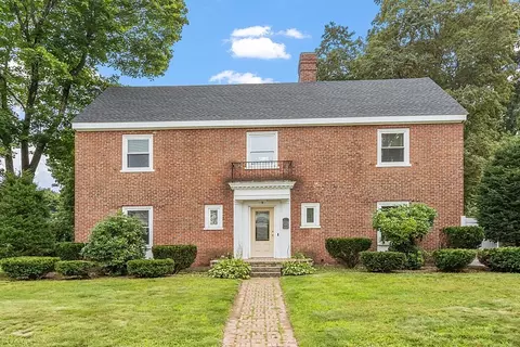 4 Comee St, Gardner, MA 01440