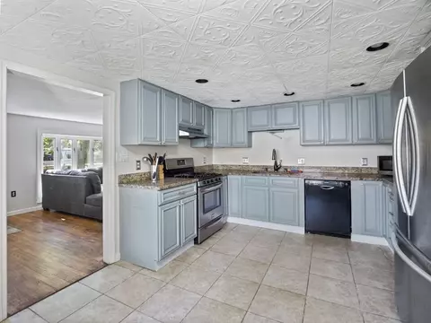 18 5 Cannon Hill Ave, Groveland, MA 01834