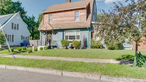 83 Sherbrooke St, Springfield, MA 01104