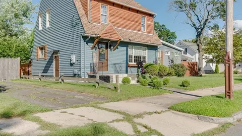 83 Sherbrooke St, Springfield, MA 01104 photo 2