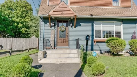 83 Sherbrooke St, Springfield, MA 01104 photo 3
