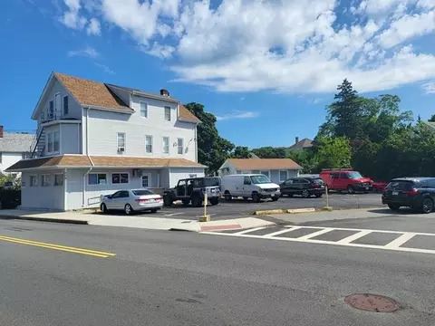 758 Stafford Rd, Fall River, MA 02721