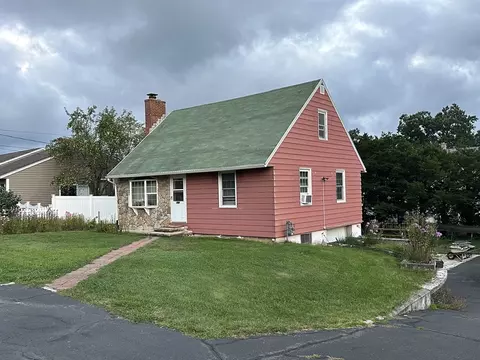 154 Sky View Ter, Holyoke, MA 01040