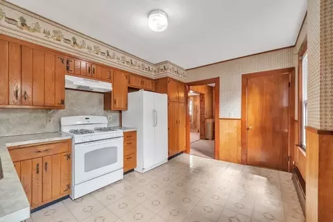 178 Dickinson St, Springfield, MA 01108 photo 9