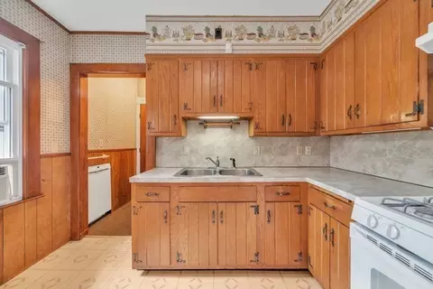 178 Dickinson St, Springfield, MA 01108 photo 12
