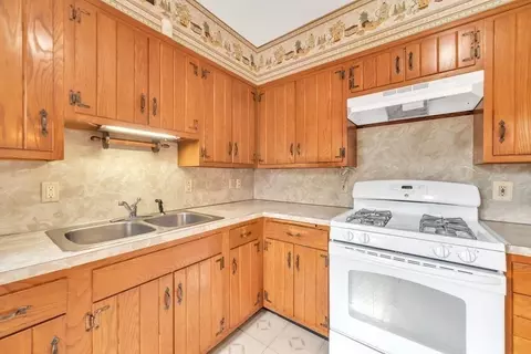 178 Dickinson St, Springfield, MA 01108 photo 13