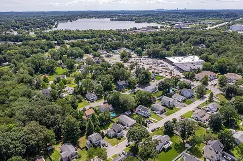 29 Canterbury Dr, Reading, MA 01867 photo 36