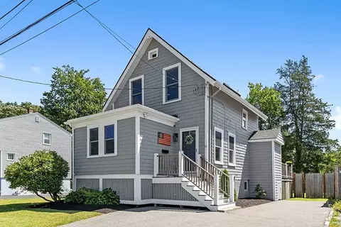29 Canterbury Dr, Reading, MA 01867