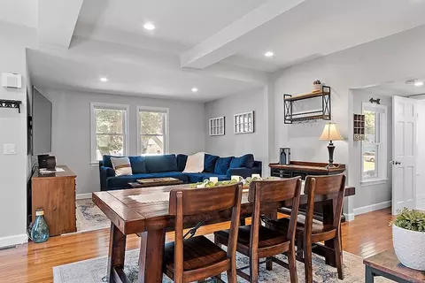 29 Canterbury Dr, Reading, MA 01867 photo 3