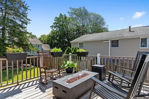 29 Canterbury Dr, Reading, MA 01867 photo 30