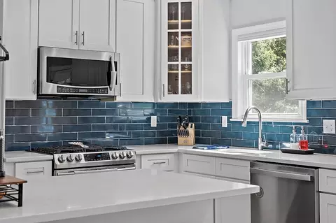 29 Canterbury Dr, Reading, MA 01867 photo 7