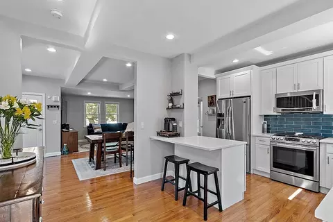 29 Canterbury Dr, Reading, MA 01867 photo 9