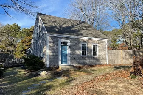3 Seagull Ln, Harwich, MA 02645
