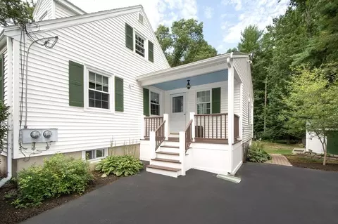 300 Plain St, Hanover, MA 02339 photo 2