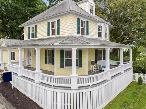 27 Elm St, Maynard, MA 01754 photo 1