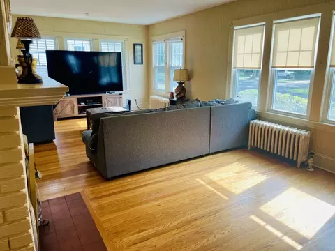 27 Gillette Ave, Springfield, MA 01118 photo 5