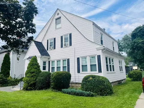 27 Gillette Ave, Springfield, MA 01118 photo 3