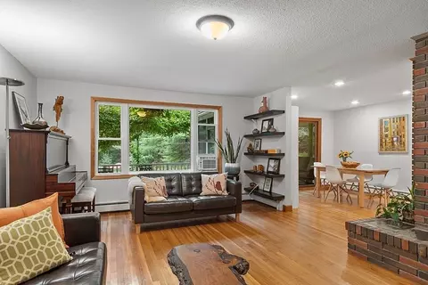 5 Wagon Wheel Rd, Andover, MA 01810