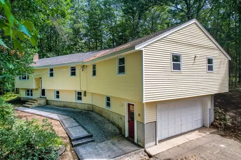 35 Graniteville Rd, Groton, MA 01450
