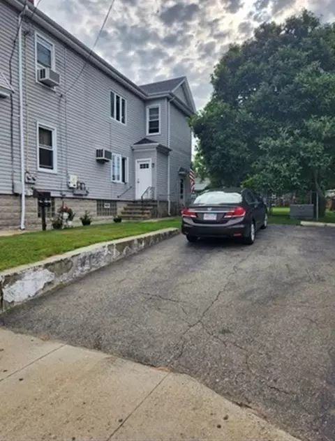 126 King St, Fall River, MA 02724 photo 2