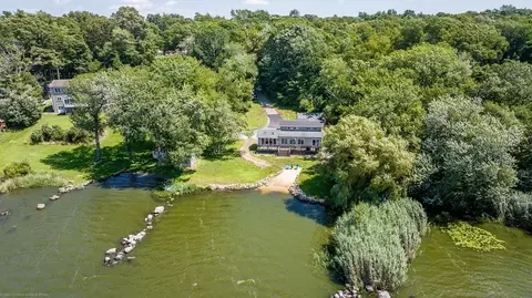 15 Tickle Rd, Westport, MA 02790