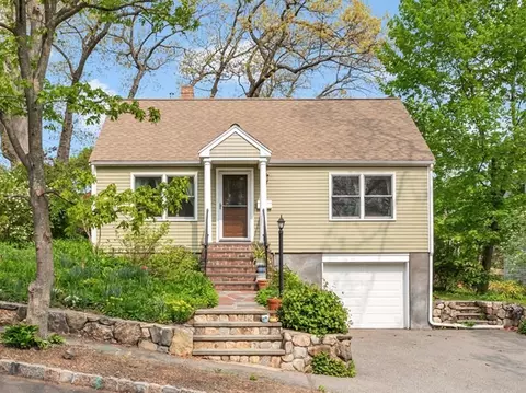 5 Grandview Rd, Arlington, MA 02476