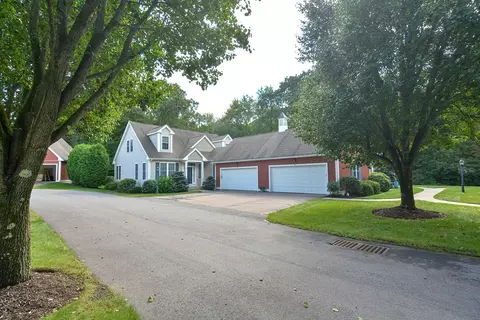 17 Braeburn Ln #17, Ashland, MA 01721