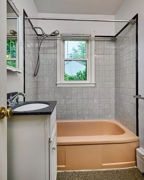 16 Paul St, Easthampton, MA 01027 photo 12