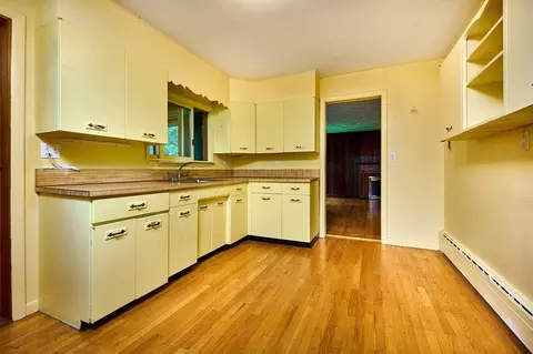 16 Paul St, Easthampton, MA 01027 photo 7