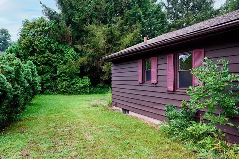 16 Paul St, Easthampton, MA 01027 photo 24