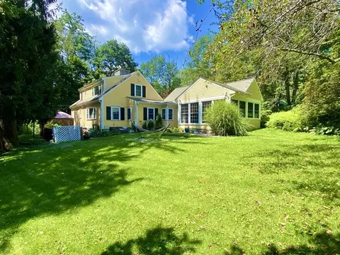 7 Mcgregory Rd, Sturbridge, MA 01566 photo 2