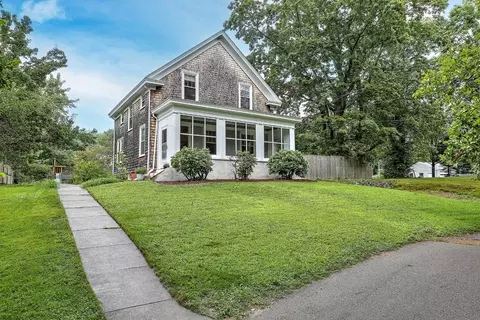 46 Cumberland Ave, Attleboro, MA 02703