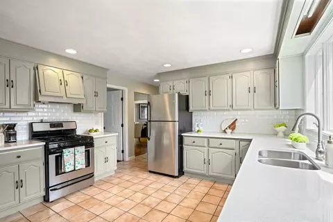 68 Jefferson Ave #1, Everett, MA 02149 photo 11