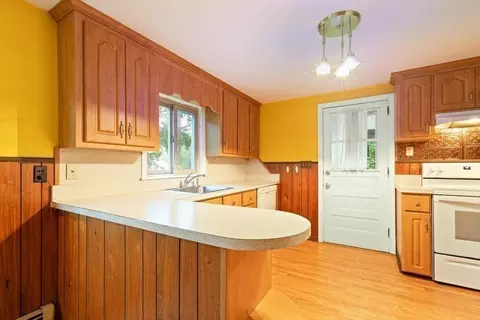 53 Willow, Reading, MA 01867 photo 7