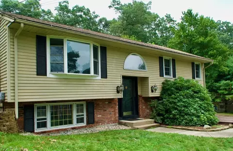 22 Countryside Rd, Grafton, MA 01536