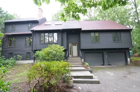 15 Indian Head Rd, Wrentham, MA 02093