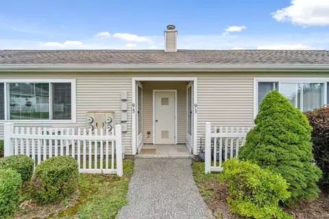 95 Collins St #E-6, Chicopee, MA 01022 photo 4