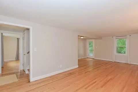 16 Spring St, Framingham, MA 01702 photo 3