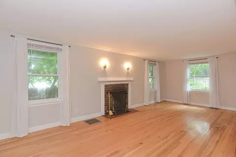 16 Spring St, Framingham, MA 01702 photo 4