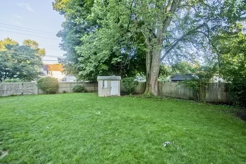 47 Brighton St, Springfield, MA 01118 photo 7
