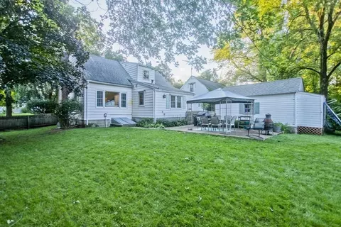 47 Brighton St, Springfield, MA 01118 photo 4