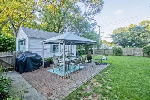 47 Brighton St, Springfield, MA 01118 photo 3