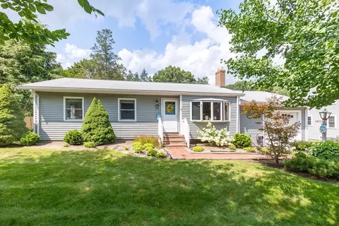 10 Marshall Rd, Hingham, MA 02043